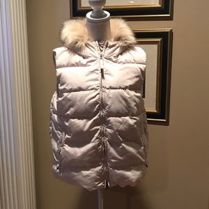 Gap faux fur hooded puffer vest - NWOT- Lg